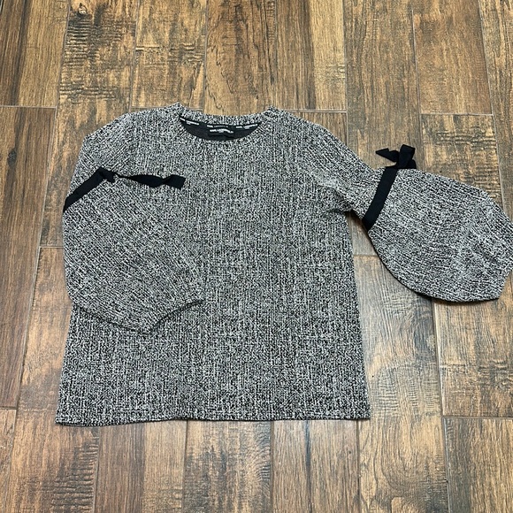 Karl legerfeld sweater - Picture 2 of 6